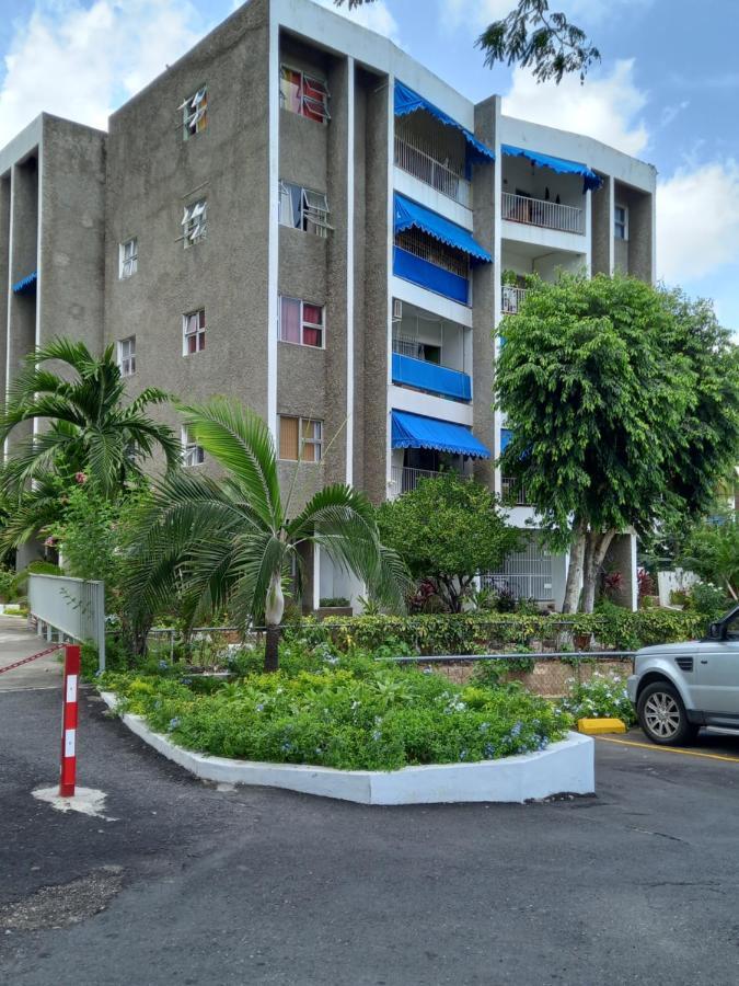 Crystoural Apartment Liguanea Sovereign 2 BR Apt- Kingston! Exterior foto