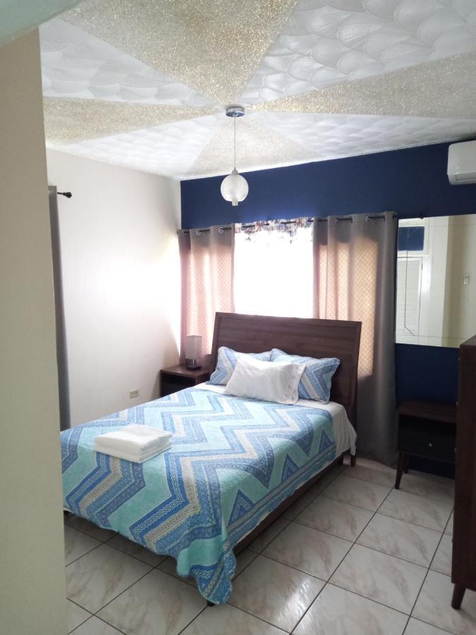 Crystoural Apartment Liguanea Sovereign 2 BR Apt- Kingston! Exterior foto