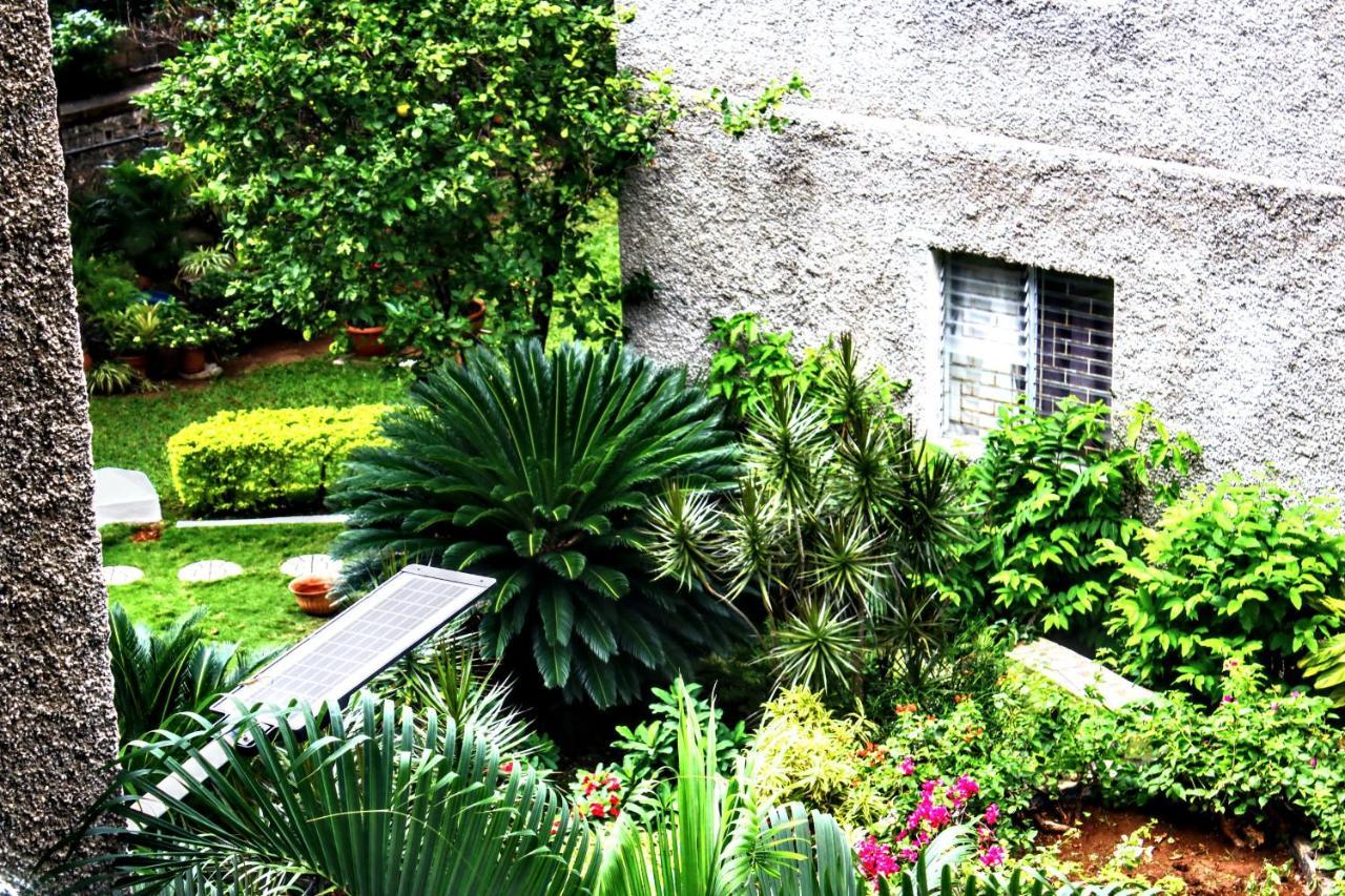 Crystoural Apartment Liguanea Sovereign 2 BR Apt- Kingston! Exterior foto
