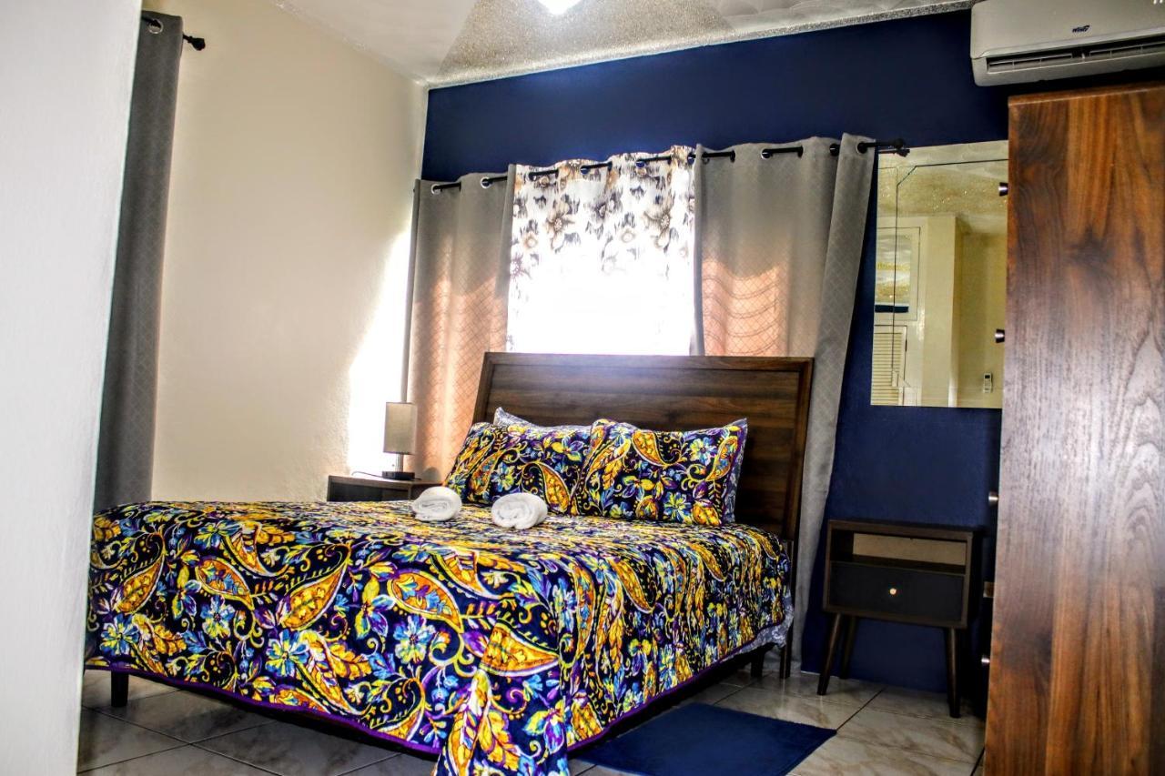Crystoural Apartment Liguanea Sovereign 2 BR Apt- Kingston! Exterior foto